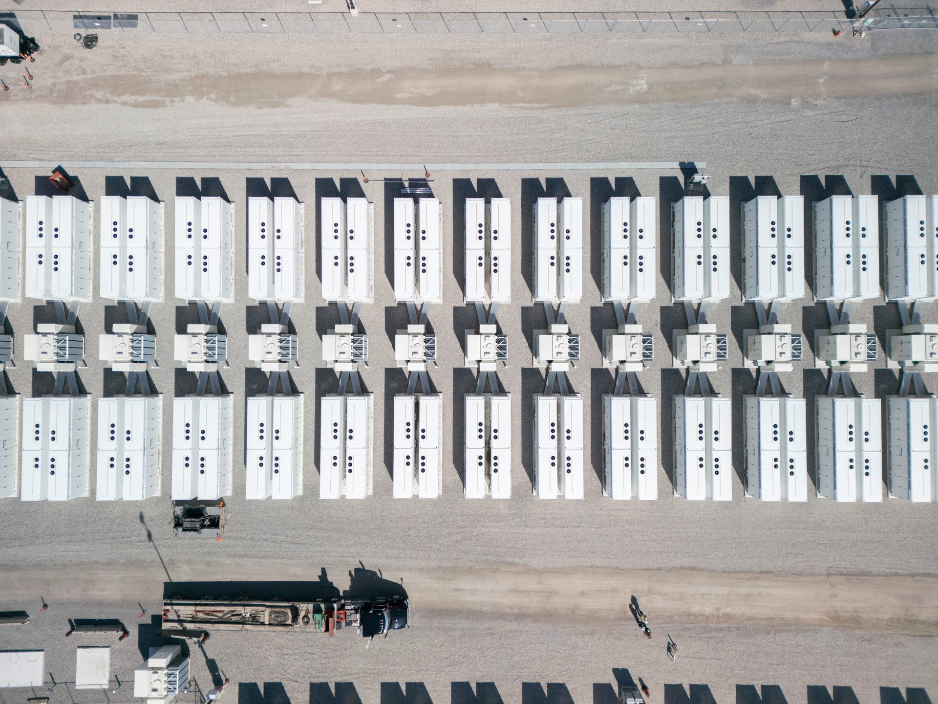 Bird's eye aerial of the battery packs located at Oneida Energy Storage Faacility